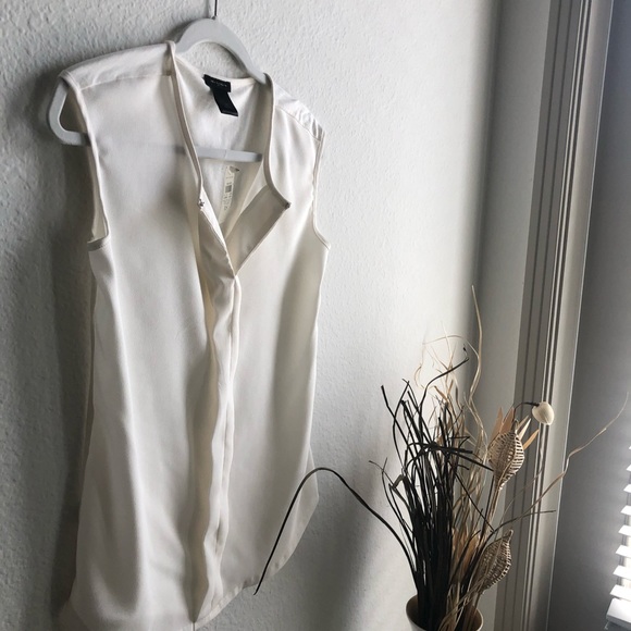 *SOLD*  Ann Taylor xsmall cream sleeveless blouse - Picture 4 of 5